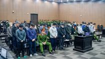 Hai cựu Cục trưởng Cục An toàn thực phẩm hầu tòa trong vụ án đưa và nhận hối lộ hơn 107 tỷ đồng