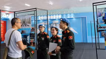 Triển lãm “80 năm An ninh nhân dân – Lá chắn bình yên” thu hút đông đảo công chúng