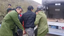 Công an xã kịp thời hỗ trợ sản phụ chuyển dạ bên lề đường