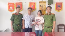 Công an phường hỗ trợ người dân nhận lại trên 79 triệu đồng chuyển nhầm