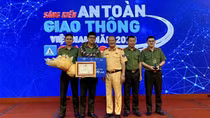 Chàng Trung úy đa tài, đam mê sống xanh