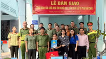 Công an TP Hồ Chí Minh trao nhà tình nghĩa, ấm lòng thân nhân liệt sĩ