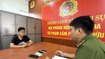 Trộm 5 cây vàng của em gái người yêu mang đi bán