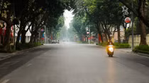 Hà Nội tĩnh lặng trong sáng mùng 1 Tết Bính Ngọ 2026