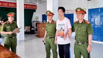 Ra đảo Phú Quý thuê cả chục xe máy dịch vụ rồi đem bán