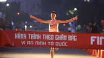 Lê Văn Hương vô địch 42km tại giải chạy “Hành trình theo chân Bác – Vì an ninh Tổ quốc” 2026