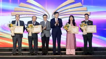 Tôn vinh những tác phẩm lý luận, phê bình văn học, nghệ thuật