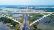 Cận cảnh tuyến cao tốc rút ngắn khoảng cách từ Cần Thơ đến Cà Mau