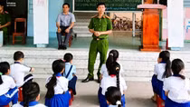 Cảnh báo tội phạm xâm hại tình dục trẻ em vùng sông nước miền Tây