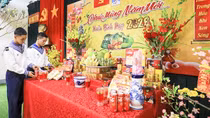 Những tấm lòng vượt sóng vì nhau