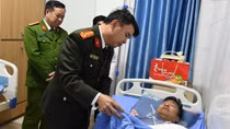 Biểu dương tinh thần dũng cảm của Tổ trưởng bảo vệ ANTT