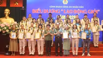 Tôn vinh và tri ân những đóng góp của giai cấp công nhân trong "Ngày hội cảm ơn người lao động"