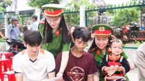 Sống giữa lòng nhân dân