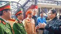 Thủ tướng Chính phủ Phạm Minh Chính thăm, động viên lực lượng CSGT tại Ga Hà Nội