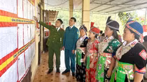 Cử tri vùng biên giới Nghệ An gửi gắm niềm tin vào các đại biểu