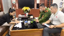 Thu giữ hơn 2 tấn tang vật trong đường dây sản xuất thuốc tăng cân giả