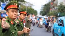 Công an TP Hồ Chí Minh thức cho dân ngủ, gác cho dân vui