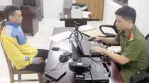 Truy bắt kẻ sát hại vợ vì ghen