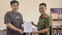 Công an phường xác minh và hỗ trợ người dân hoàn trả số tiền gần 1,3 tỷ đồng