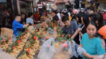 "Chợ nhà giàu” Hà Nội và món hàng lễ độc đáo cúng tất niên