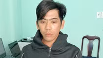 Khởi tố 2 đối tượng côn đồ dùng dao tự chế chém nhầm người