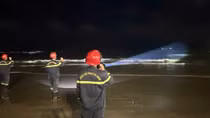 Hai người liên tiếp bị sóng cuốn mất tích khi đang tắm biển ở Khánh Hòa