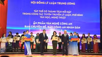 Ấn phẩm Văn nghệ Công an nhận khen thưởng của Hội đồng Lý luận Trung ương