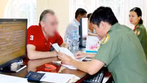 TP Hồ Chí Minh: Xử lý gần 500 trường hợp người nước ngoài quá hạn tạm trú