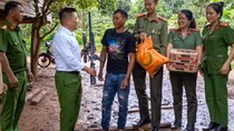 Thiết thực mô hình “Đổi quà lấy vũ khí, vật liệu nổ”