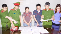 Khởi tố cặp đôi làm giả hồ sơ mua nhà ở xã hội