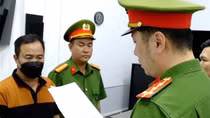 Sản xuất, buôn bán hàng giả, Giám đốc doanh nghiệp và một cộng sự bị khởi tố