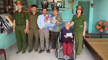 Những "bông hoa tươi thắm" của Công an cấp xã ở Đà Nẵng
