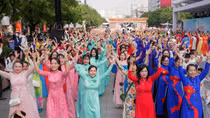 Hơn 58 ngàn người đồng diễn dân vũ áo dài tại TP Hồ Chí Minh