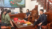 Đường dây đưa người trốn sang châu Âu và Mỹ bằng thị thực du lịch bị triệt phá như thế nào?