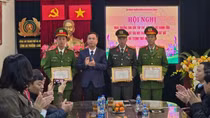 Khen thưởng Công an phường Láng bắt đối tượng truy nã quốc tế