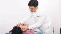 Người đi tìm “chỗ đứng” cho y học cổ truyền trong bệnh viện công nghệ cao