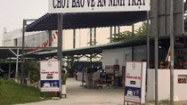 Bãi giữ xe cho người đi Metro “mọc” trên đất quảng trường?