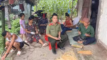 Cán bộ công an "vót” nghị lực sống nơi xóm thận