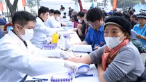Hơn 1.000 người cao tuổi Thủ đô được khám sức khỏe miễn phí