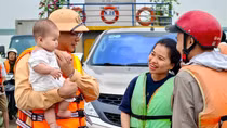 Quản lý chặt bến ngang sông, khách chưa mặc áo phao sẽ không được xuất bến