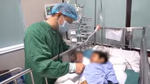 Ghép gan nhi - Cuộc chiến cân não và kỳ tích từ những trái tim nhân ái