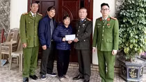 Hội Cựu CAND Việt Nam và Doanh nghiệp Toàn Trung thăm, trao quà Tết cho gia đình hội viên bị nhiễm chất độc da cam