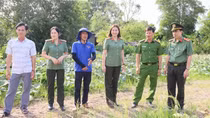 Công an tỉnh Cà Mau chung tay hỗ trợ nông dân tiêu thụ nông sản