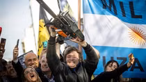 Ván cược mạo hiểm của Tổng thống Argentina