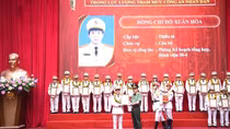 Người chiến sĩ “áo trắng” tận tâm với công việc, hết lòng vì người bệnh