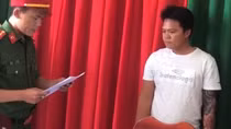Khởi tố đối tượng tấn công tổ công tác khi bị nhắc nhở do hát karaoke