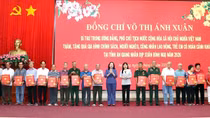 Phó Chủ tịch nước Võ Thị Ánh Xuân thăm, tặng quà và chúc Tết tại An Giang