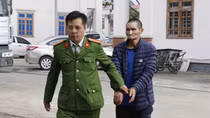 Thay tên đổi họ trốn truy nã hơn 20 năm tại Lào