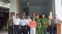 Quảng Ngãi: Trao nhà nghĩa tình đồng đội tặng gia đình liệt sĩ CAND
