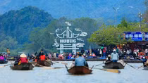 Hà Nội kiểm soát chặt hoạt động gần 4.000 đò, xuồng ở chùa Hương
